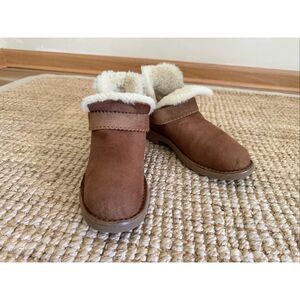 UGG Brown Suede Shearling Lined Ankle Boots Girls Size 8